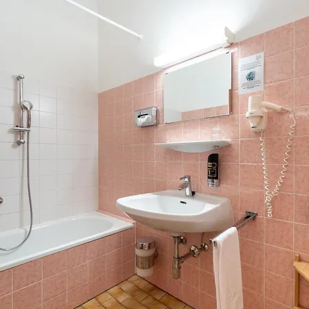 マリアヒルフ ホテル