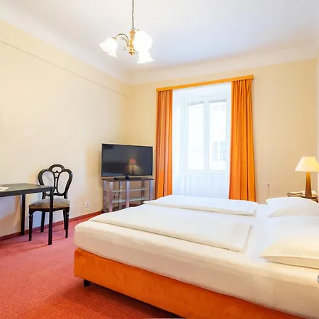 マリアヒルフ 3* グラーツ