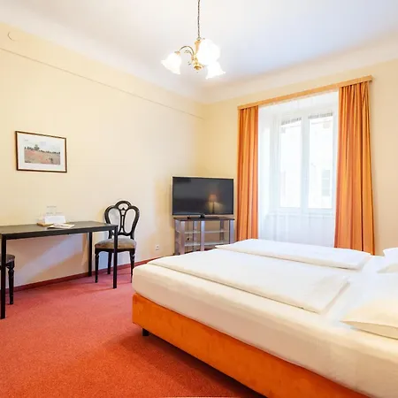 マリアヒルフ 3* グラーツ