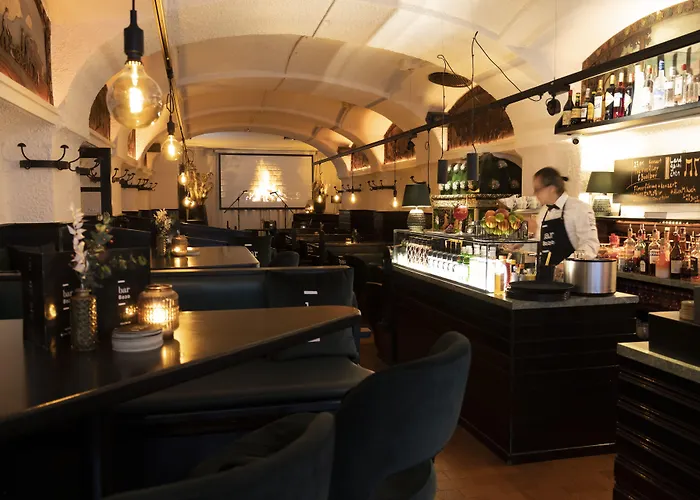 マリアヒルフ 3*