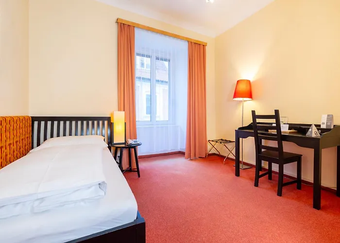 マリアヒルフ ホテル