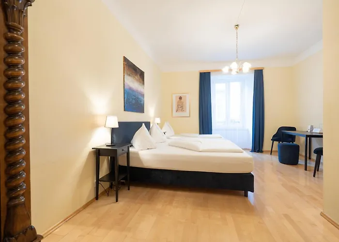 マリアヒルフ 3* グラーツ