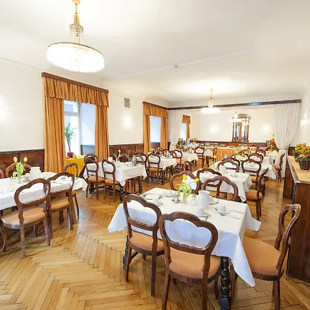 玛丽亚希尔费酒店 3*