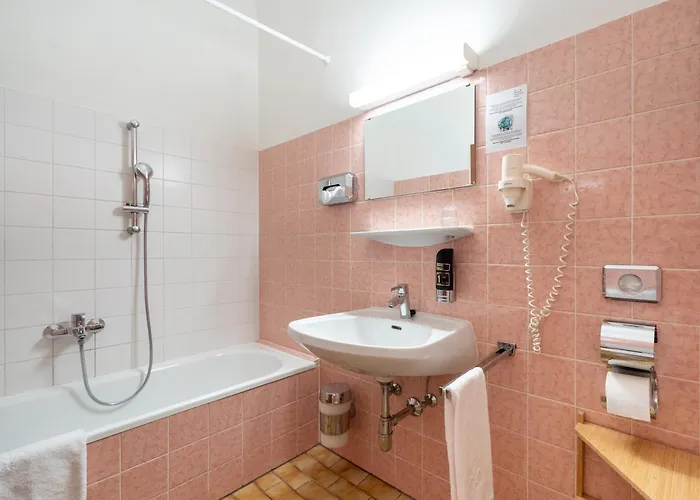 مارياهيلف فندق