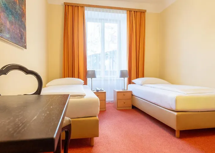 玛丽亚希尔费酒店 3*